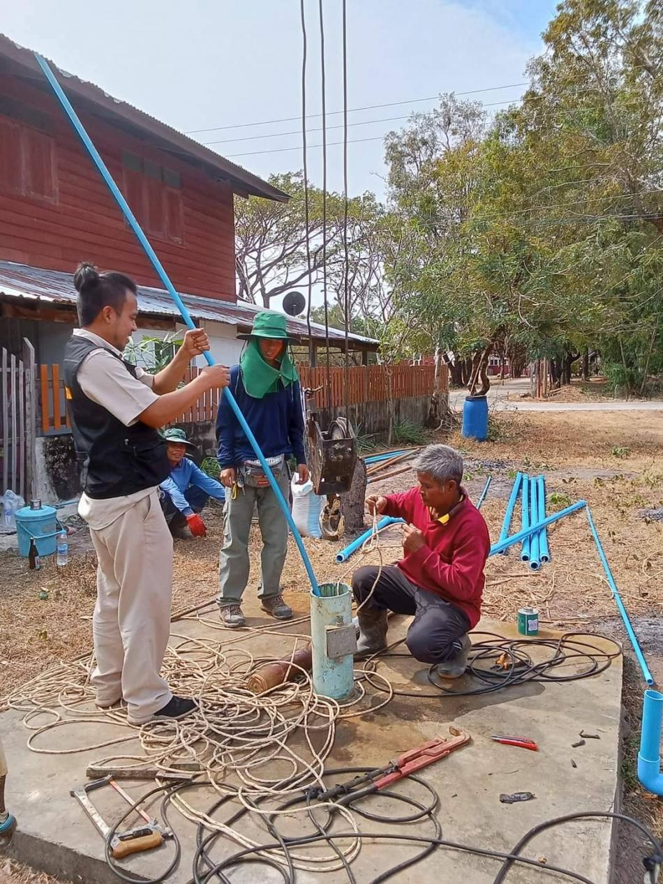 กองช่าง ลงพื้นที่แก้ไขซ่อมแซมน้ำประปาหมู่บ้าน หมู่ที่ 5 และ หมู่ที่ 12