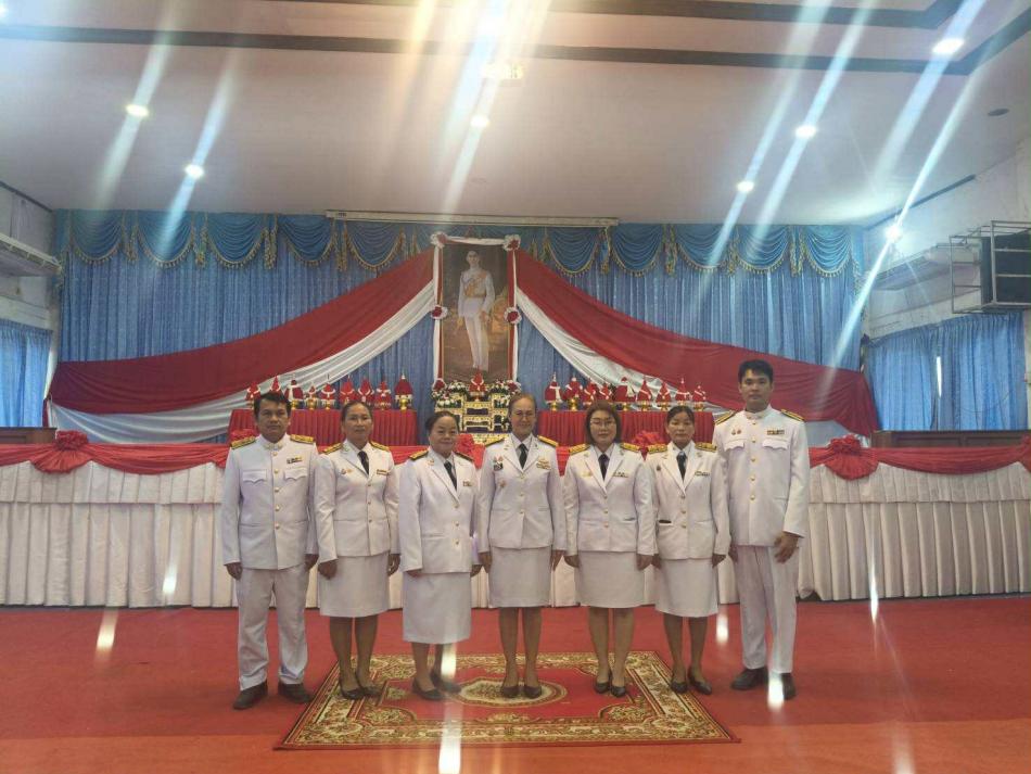  นายธนะชัย อนันตภักดิ์ นายกองค์การบริหารส่วนตำบลเหล่าไฮงาม มอบหมายให้ นางสุเพลิน บูรวัฒน์ รองนายกองค์การบริหารส่วนตำบลเหล่าไฮงาม พร้อมด้วยหัวหน้าส่วนราชการ พนักงานส่วนตำบล เข้าร่วมพิธีวางพานพุ่มดอกไม้ถวายราชสักการะ ในกิจกรรมเฉลิมพระเกียรติพระบาทสมเด็จพระปรเมนทรมหาอานันทมหิดล พระอัฐมรามาธิบดินทร เนื่องในโอกาสวันพระบรมราชสมภพครบ 100 ปี 20 กันยายน 2568 ณ หอประชุมอำเภอกุฉินารายณ์ อำเภอกุฉินารายณ์ จังหวัดกาฬสินธุ์