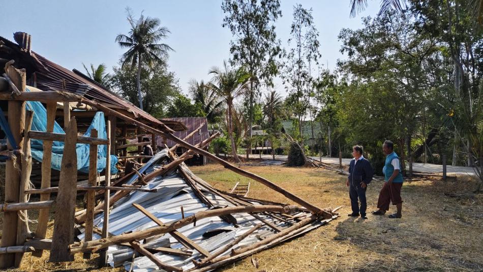 งานป้องกันและบรรเทาสาธารณภัย ลงพื้นที่สำรวจความเสียหายจากเหตุวาตภัยที่เกิดขึ้นในวันที่ 27 มกราคม พ.ศ. 2568 ณ หมู่ที่ 5 , 12 บ้านหนองเม็ก